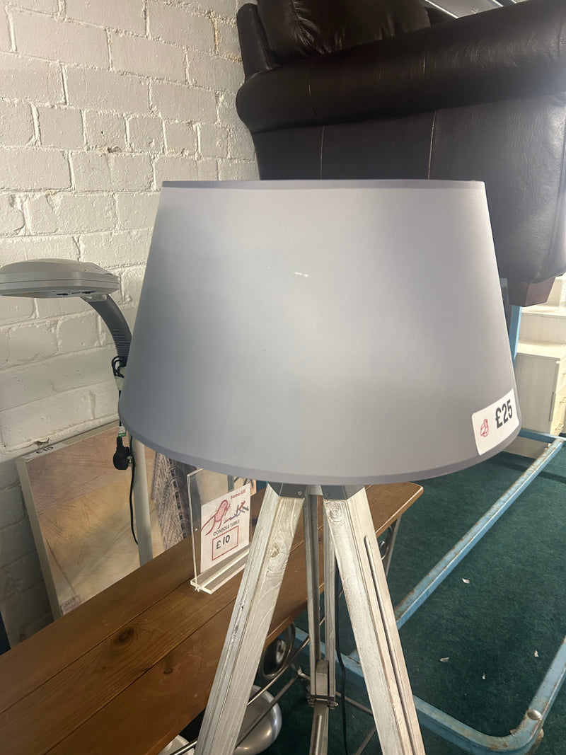 Standing lamp